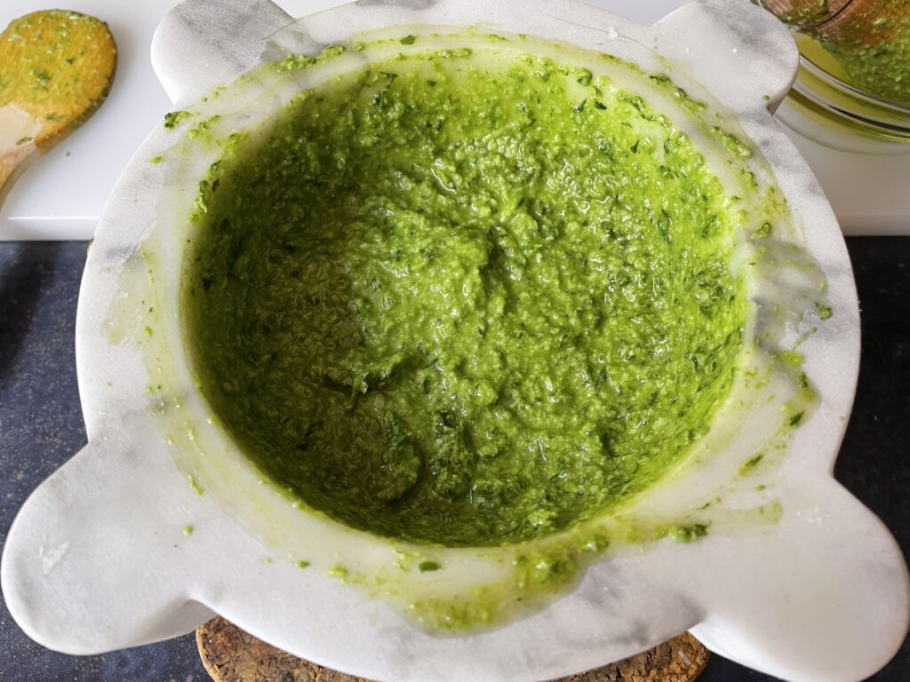 Complete pesto