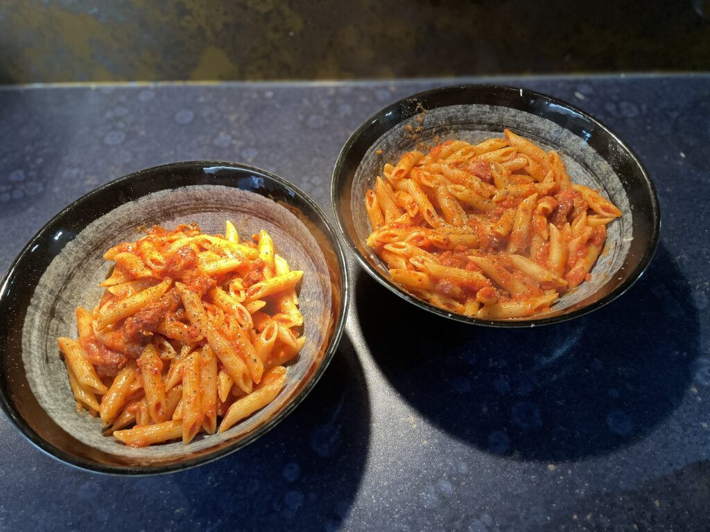 twee porties pasta all'amatriciana